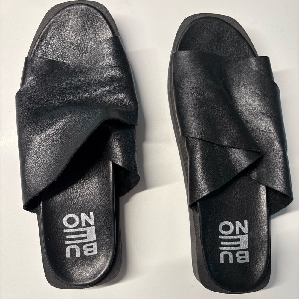 Bueno Black Leather Crisscross Sandals